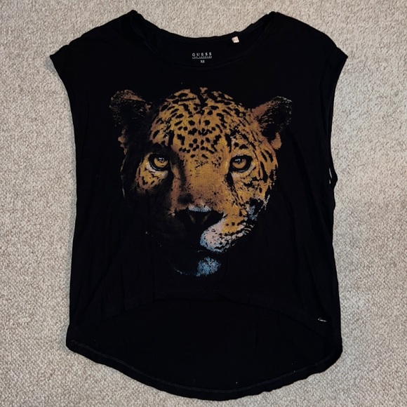 Guess Tops - Guess graphic tee